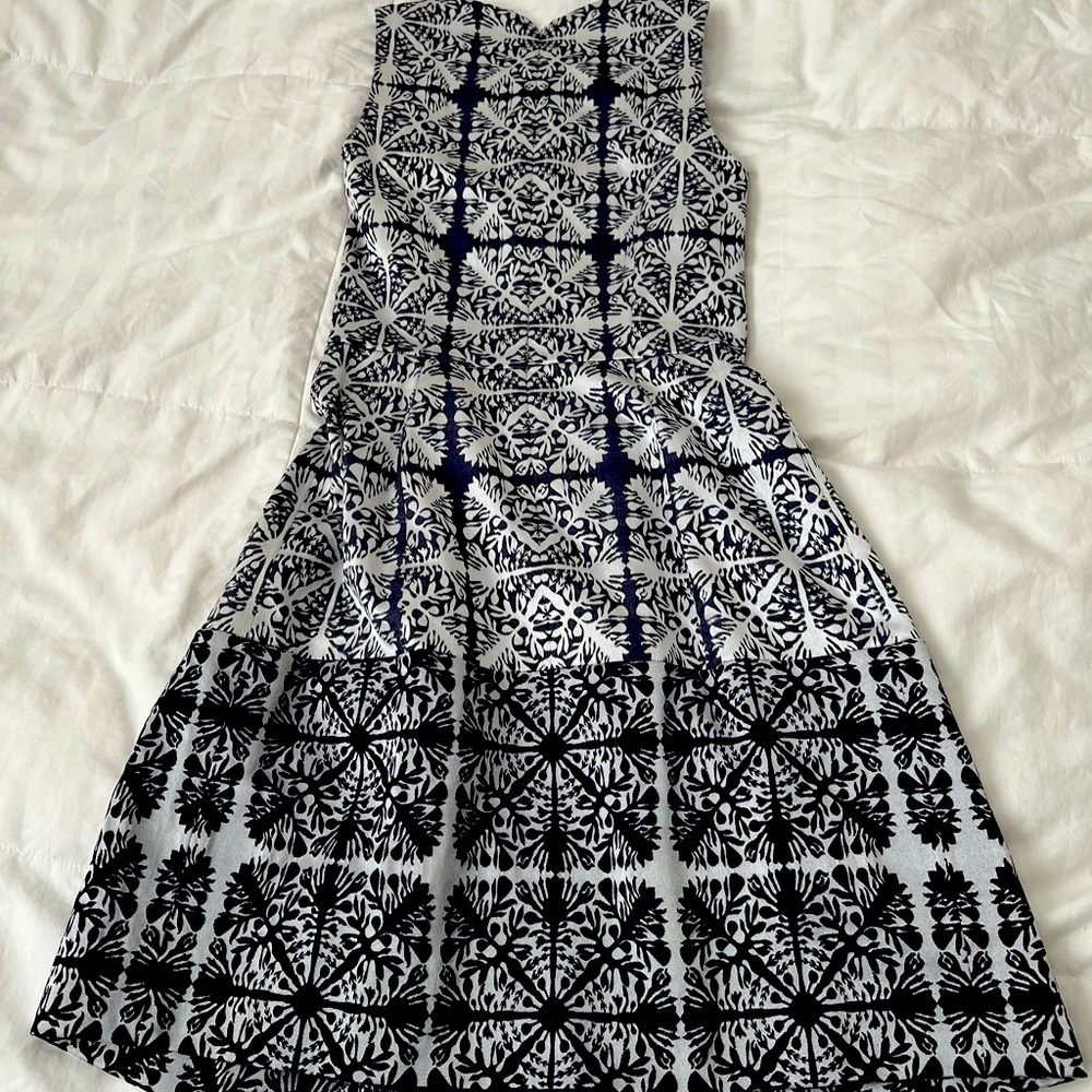 Cynthia Steffens, size 0, perfect for weddings, knee length